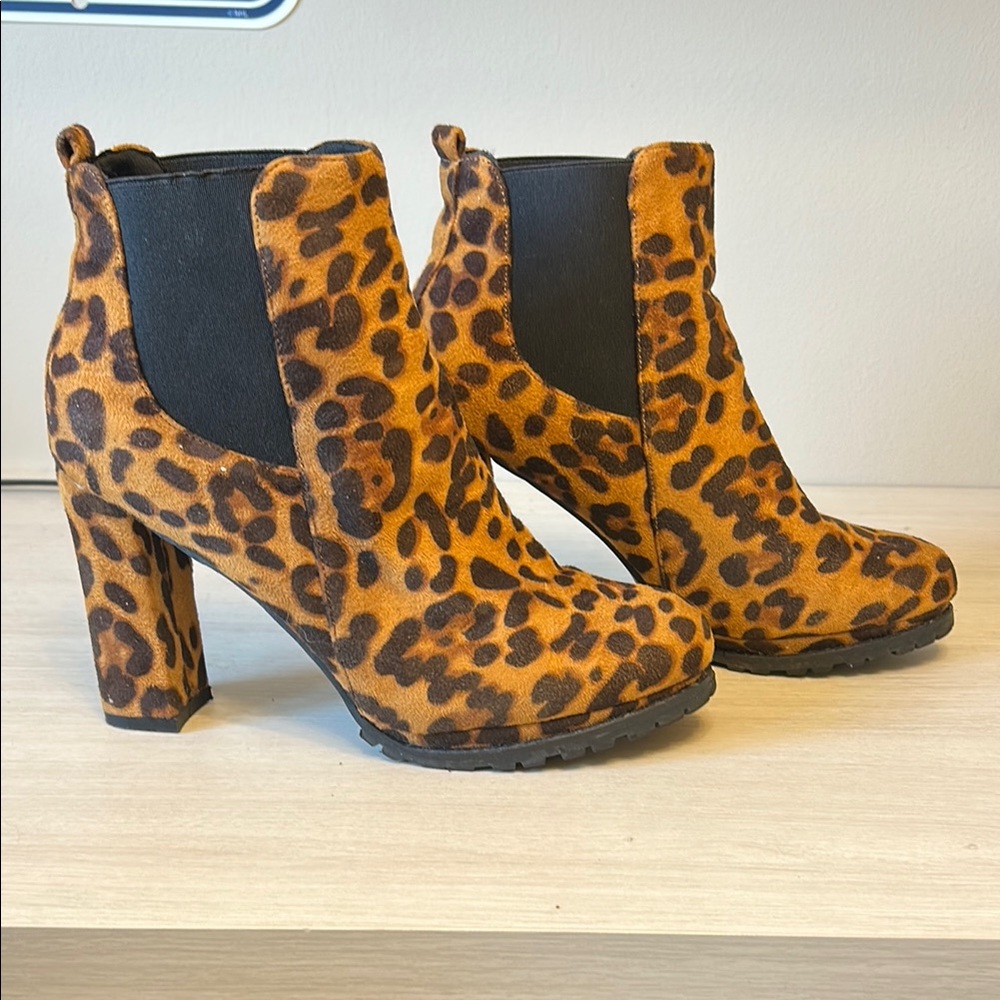 Jolimall Leopard Print Ankle Boots in size 10